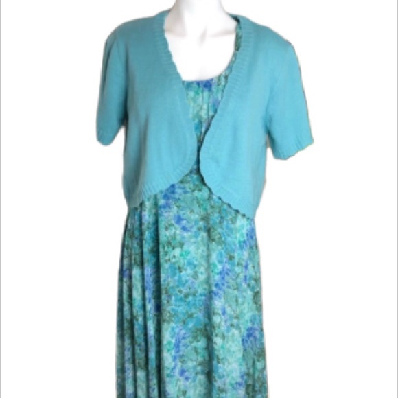 NorthStyle Dresses & Skirts - NORTH STYLE dress and sweater by Blair